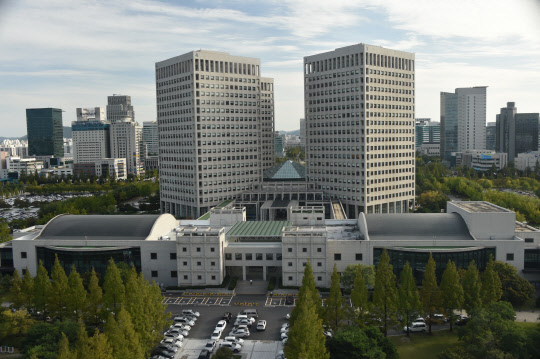 특허청은 1일 관계부처 합동으로 미래자동차, 바이오헬스, 시스템반도체 등 빅3 산업 분야의 특허지원 방안을 발표했다.